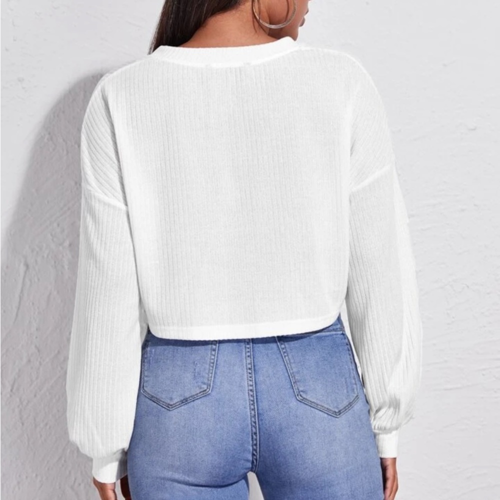 White top - Picture 2 of 5
